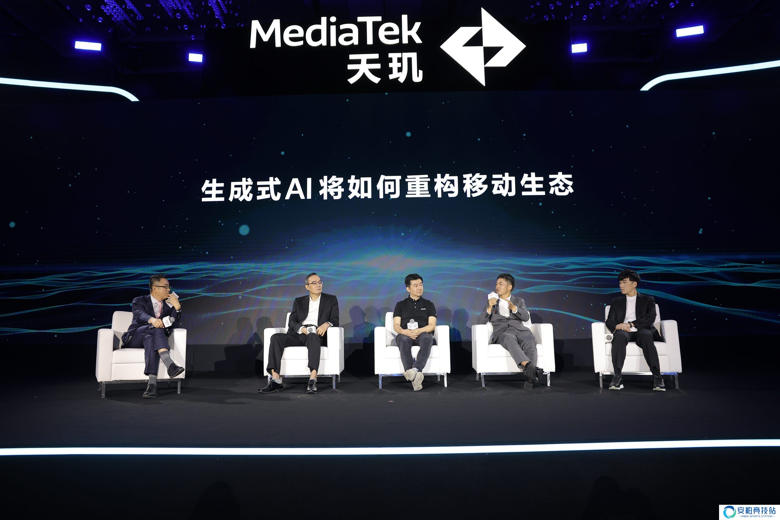 网易集团高级副总裁胡志鹏：AI+游戏新链路，端侧大模型大有可为
